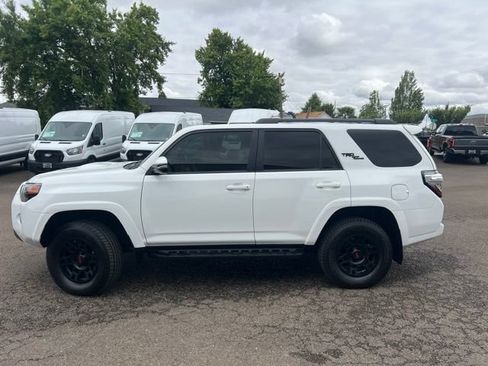 Used 2023 Toyota 4Runner TRD Off-Road Premium w/ Moonroof Package AWD/4WD image 2