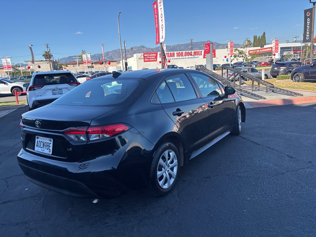 Used 2025 Toyota Corolla LE FWD image 4