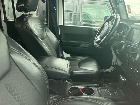 Used 2016 Jeep Wrangler Unlimited Sport image 14
