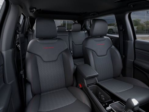 New 2026 Jeep Compass Trailhawk w/ Sun, Sound & Navigation Group image 16