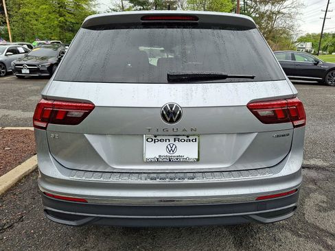 Used 2023 Volkswagen Tiguan SE w/ Panoramic Sunroof Package AWD/4WD image 5