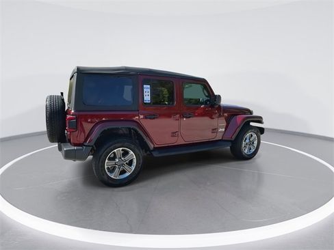 Used 2022 Jeep Wrangler Unlimited Sahara w/ Cold Weather Group image 9