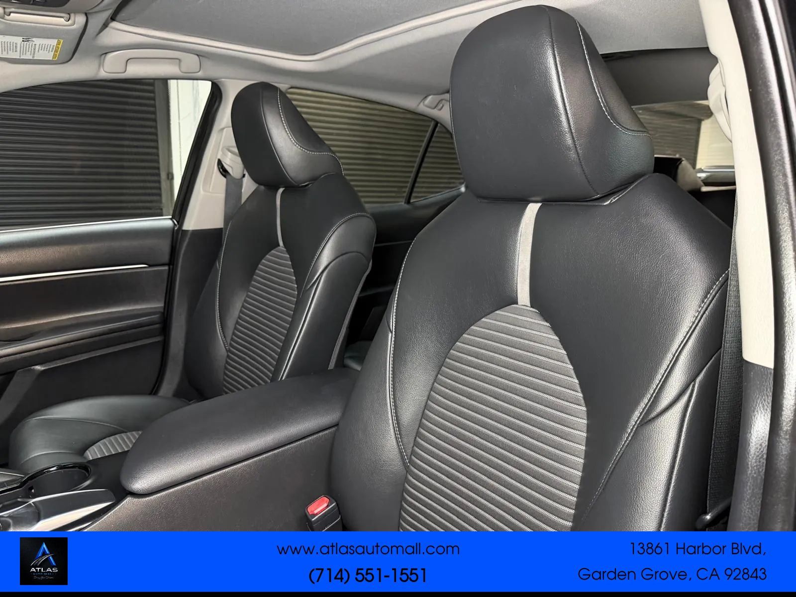 Used 2018 Toyota Camry SE w/ Moonroof Package FWD image 27