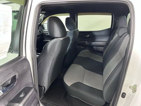 Used 2020 Toyota Tacoma TRD Sport image 14