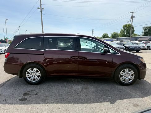 Used 2013 Honda Odyssey LX image 2