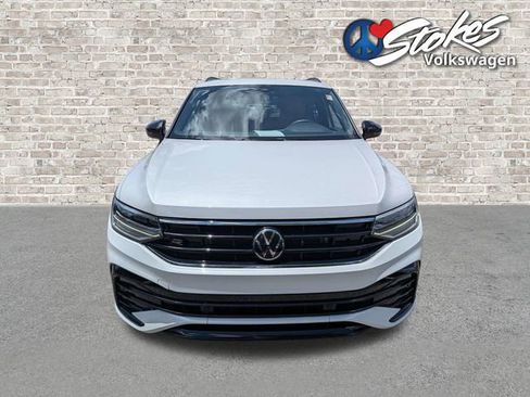 Certified 2023 Volkswagen Tiguan SE R-Line FWD image 9