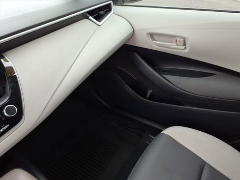 Used 2024 Toyota Corolla LE FWD image 35