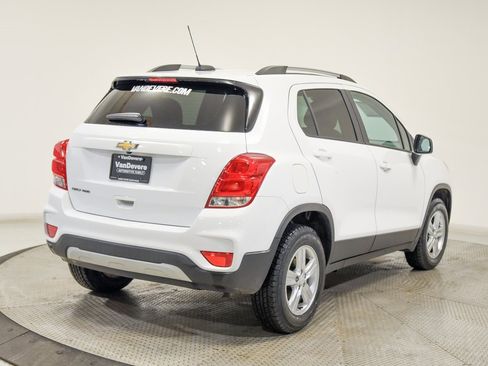 Used 2022 Chevrolet Trax LT w/ LT Convenience Package image 11