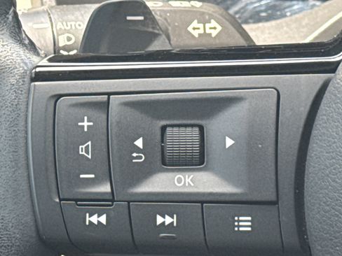Used 2023 Nissan Rogue SL AWD/4WD image 19