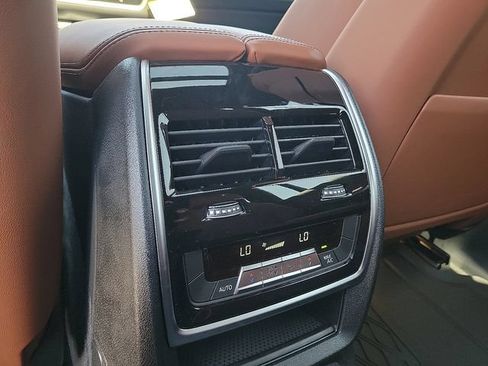 Used 2027 BMW X7 M60i w/ M Sport Professional Package AWD/4WD image 14