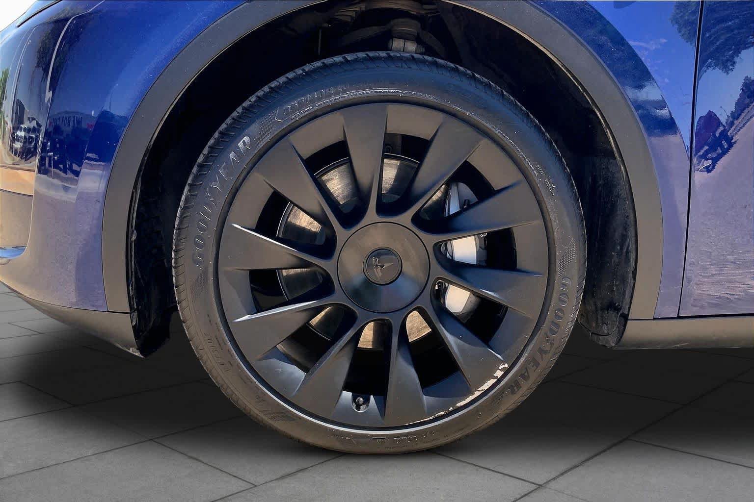 Used 2023 Tesla Model Y Long Range AWD/4WD image 19