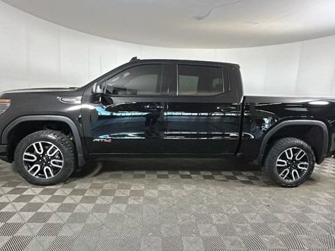 Used 2023 GMC Sierra 1500 AT4 w/ Technology Package AWD/4WD image 5
