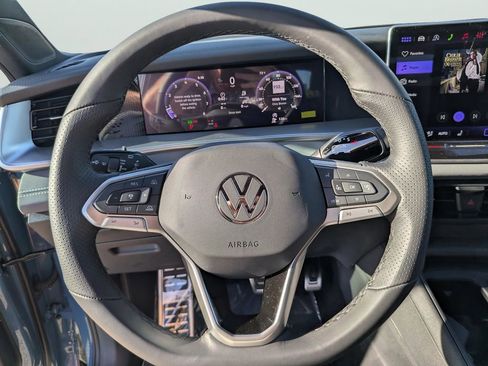 New 2026 Volkswagen Tiguan SE R-Line FWD image 24