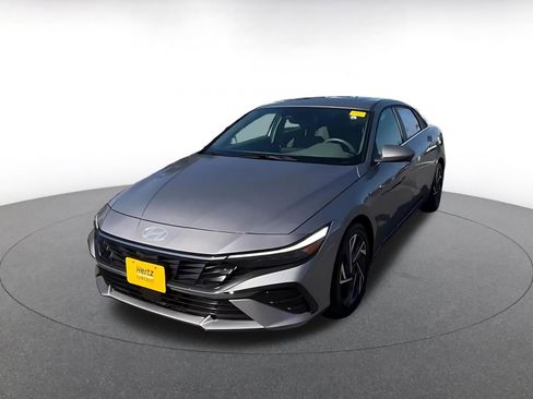 Used 2025 Hyundai Elantra SEL FWD image 7