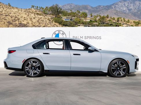Used 2023 BMW 740i w/ Parking Assistance Package RWD image 6