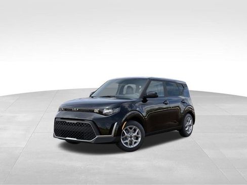 New 2025 Kia Soul LX image 1