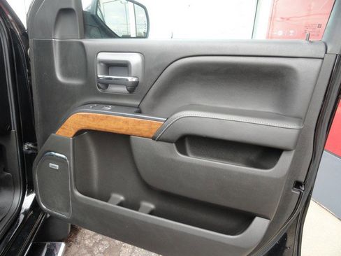 Used 2018 Chevrolet Silverado 1500 High Country image 22