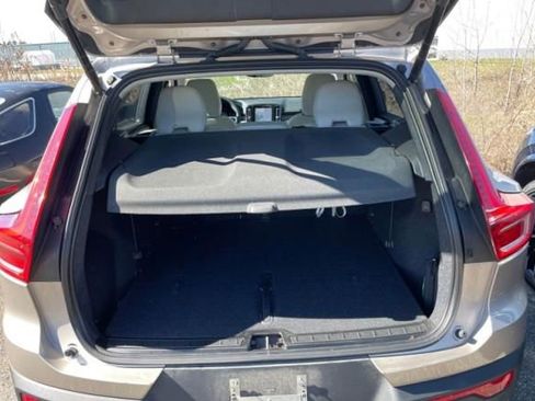 Used 2024 Volvo XC40 B5 Plus w/ Protection Package Premier image 5