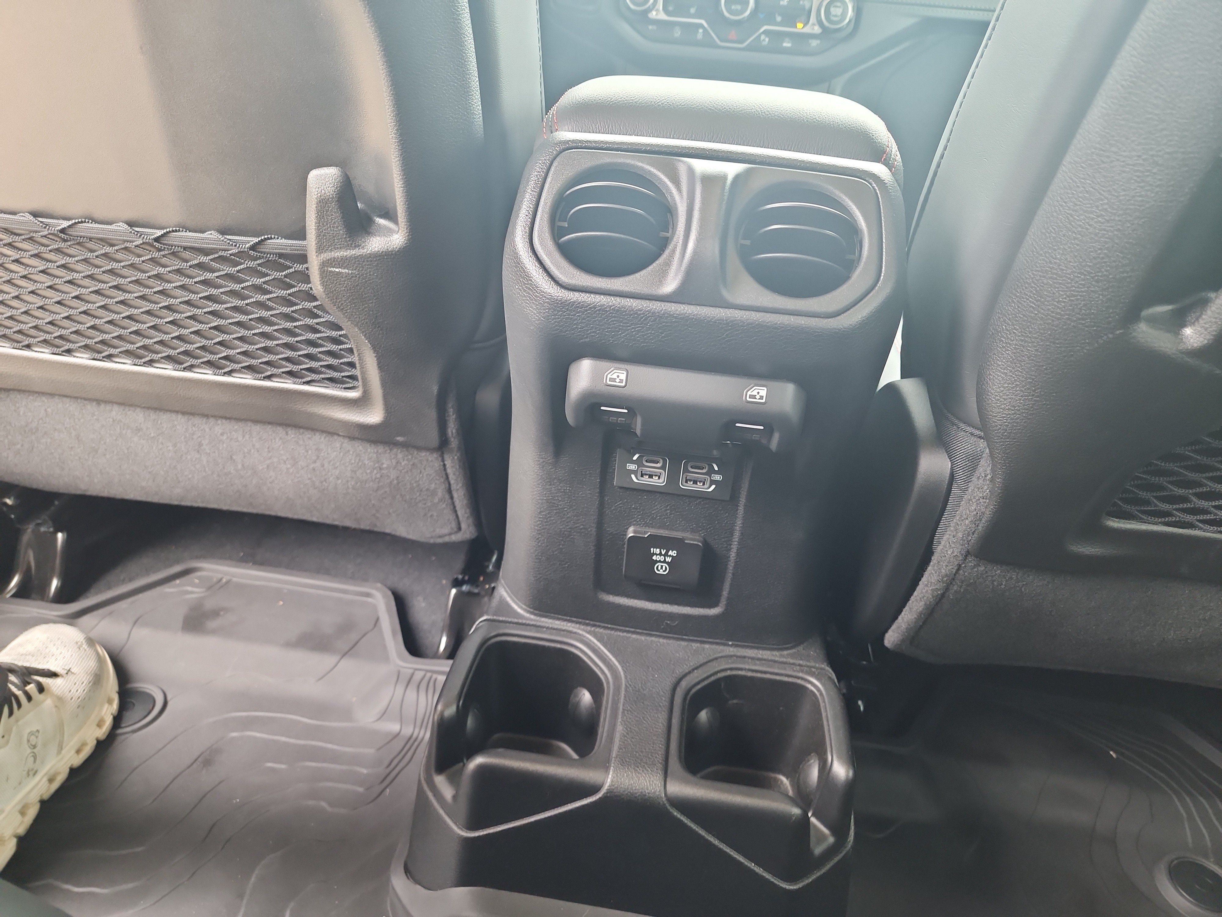 Used 2025 Jeep Gladiator Rubicon AWD/4WD image 18