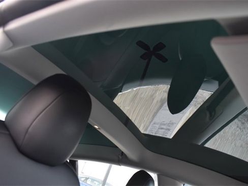 Used 2021 Tesla Model 3 Performance image 14