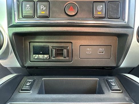 Used 2021 Nissan Titan SV w/ SV Convenience Package AWD/4WD image 38
