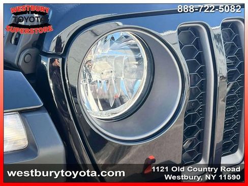 Used 2021 Jeep Gladiator Mojave w/ Cold Weather Group AWD/4WD image 9