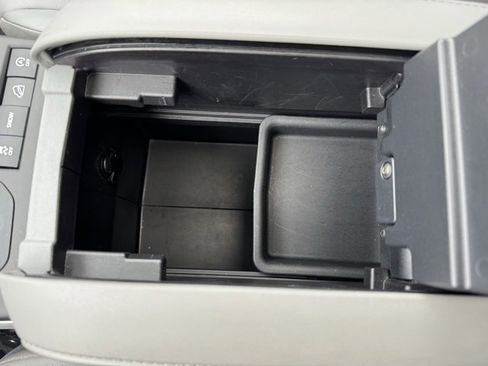 Certified 2022 Toyota Highlander XLE image 25