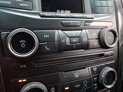 Used 2017 Ford Explorer XLT image 16