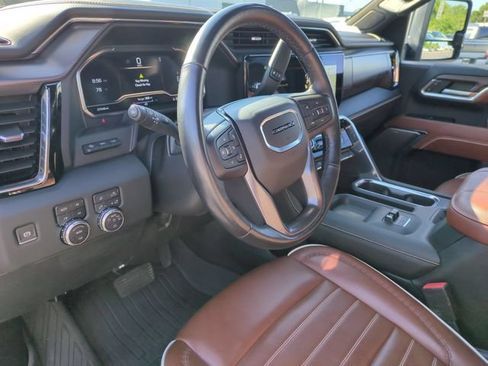 Used 2024 GMC Sierra 2500 Denali Ultimate AWD/4WD image 16