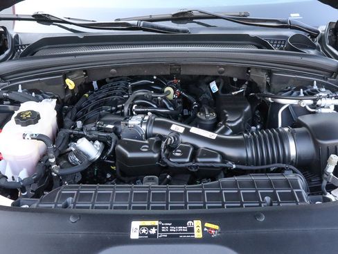 Used 2023 Jeep Grand Cherokee Altitude image 18