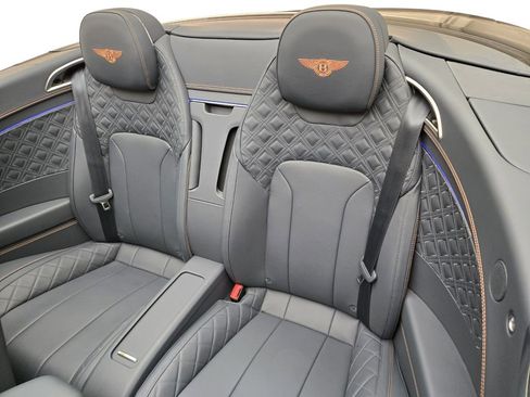 Used 2023 Bentley Continental GT V8 image 18