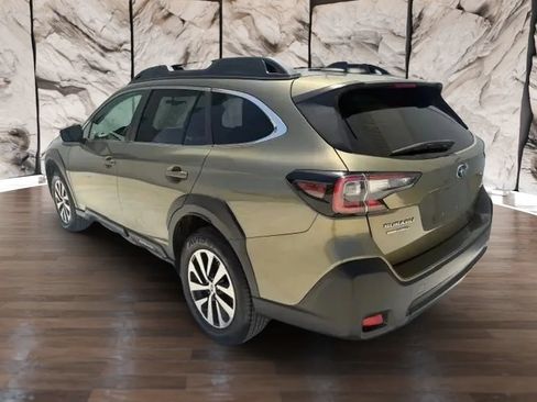Used 2023 Subaru Outback Premium AWD/4WD image 3
