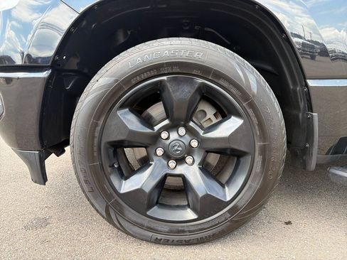 Used 2019 RAM 1500 Big Horn AWD/4WD image 24