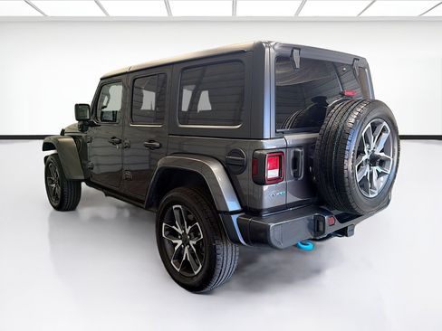 Used 2024 Jeep Wrangler Unlimited w/ Convenience Group AWD/4WD image 6