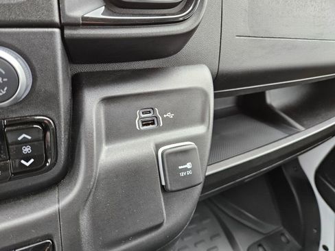 Used 2025 RAM ProMaster 2500 FWD image 24
