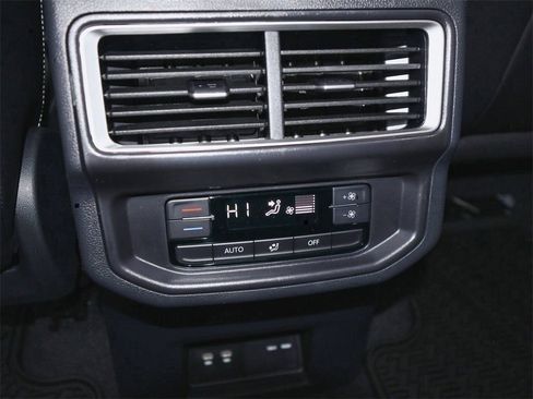 New 2026 Volkswagen Atlas SE FWD image 18