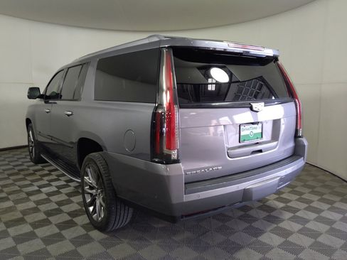 Used 2019 Cadillac Escalade ESV Premium Luxury w/ Escalade Sport Edition AWD/4WD image 6