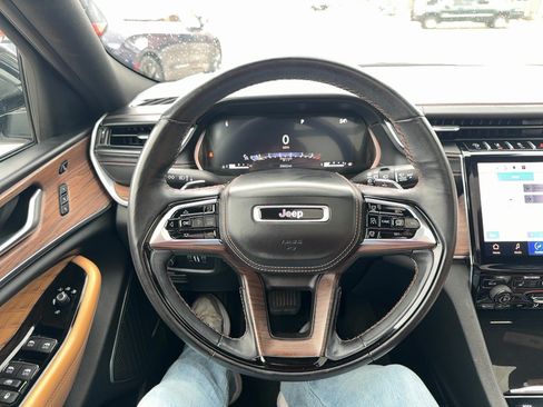 Used 2022 Jeep Grand Cherokee L Summit w/ Advanced Protech Group IV AWD/4WD image 13