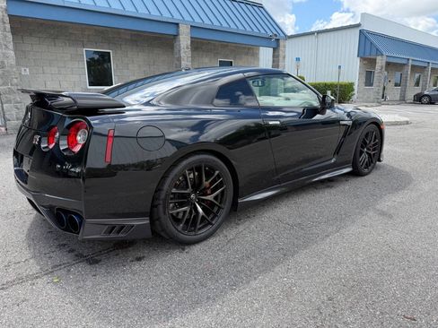 Used 2018 Nissan GT-R Premium w/ Premium Interior Package AWD/4WD image 5
