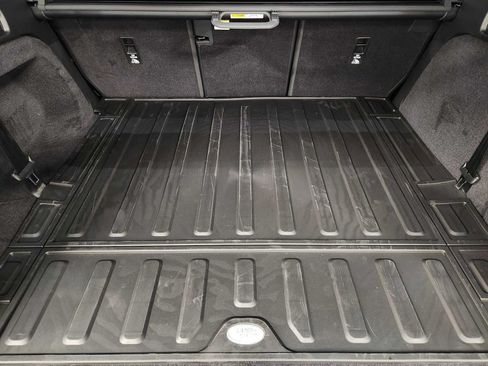 Used 2026 Land Rover Discovery S AWD/4WD image 32