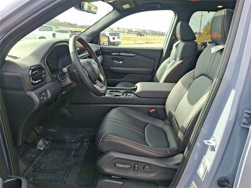 New 2025 Honda Pilot TrailSport image 11