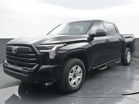 Used 2025 Toyota Tundra SR w/ SR Tow Package image 8