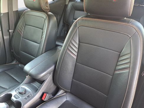 Used 2024 GMC Terrain AT4 w/ Infotainment Package II AWD/4WD image 10