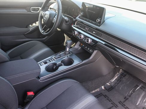 Used 2025 Honda Civic Sport image 17