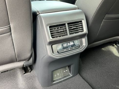 New 2026 Volkswagen Atlas SE AWD/4WD image 40