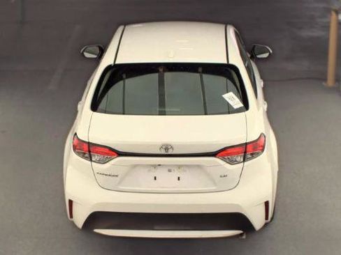 Used 2021 Toyota Corolla LE FWD image 5