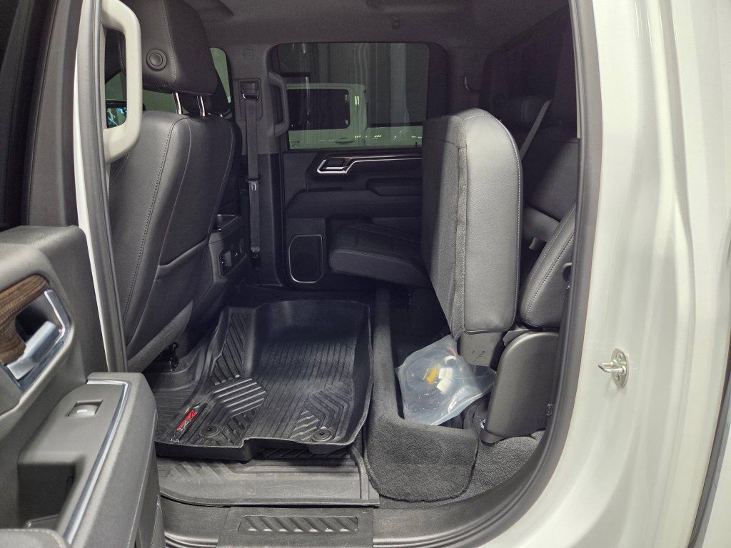 Used 2025 Chevrolet Silverado 2500 LT w/ Trail Boss Package AWD/4WD image 25