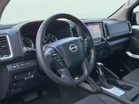 Used 2024 Nissan Frontier SV w/ SV Convenience Package image 12