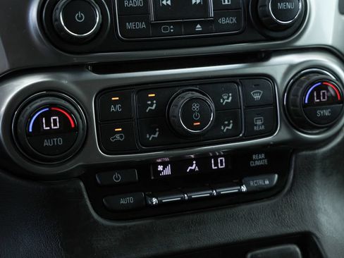 Used 2020 Chevrolet Tahoe LS w/ Enhanced Driver Alert Package RWD image 9