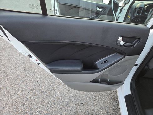Used 2014 Kia Forte LX FWD image 22